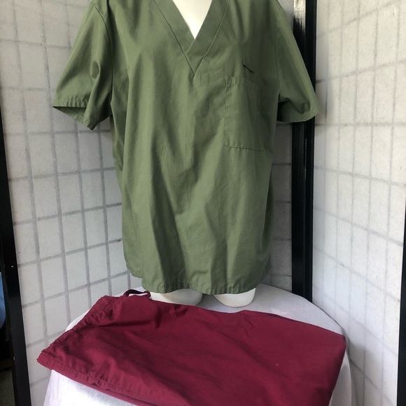Scrubs size large women’s, blue, green, maroon, blue 4 pieces, work clothes - Picture 3 of 8